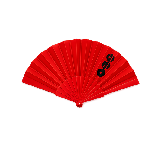 Abanico de Mano BTS Rojo Diseño Arirang Negro con Funda de Organza – Accesorio para Conciertos y Eventos ARMY
