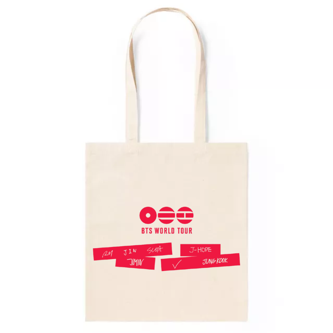 Tote Bag "World Tour" de Algodón con Diseño de Lista de Integrantes y Firmas – Bolsa de Tela Estilo Urbano K-Style para Conciertos y Moda Streetwear