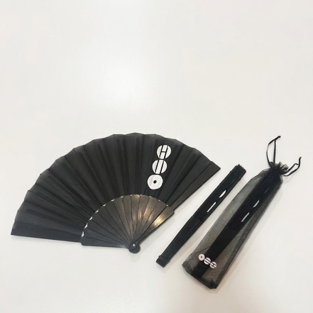Abanico temático coreano Arirang Merch - Abanico Plegable Negro Arirang (Folding Fan) + Funda protectora - K-pop